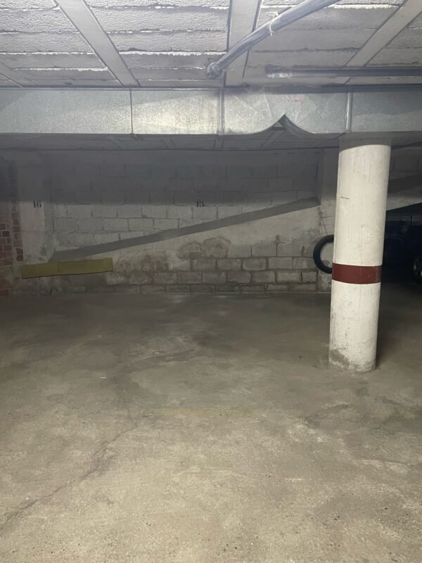 Plaza de Cochera en Pleno Centro - Imagen 2