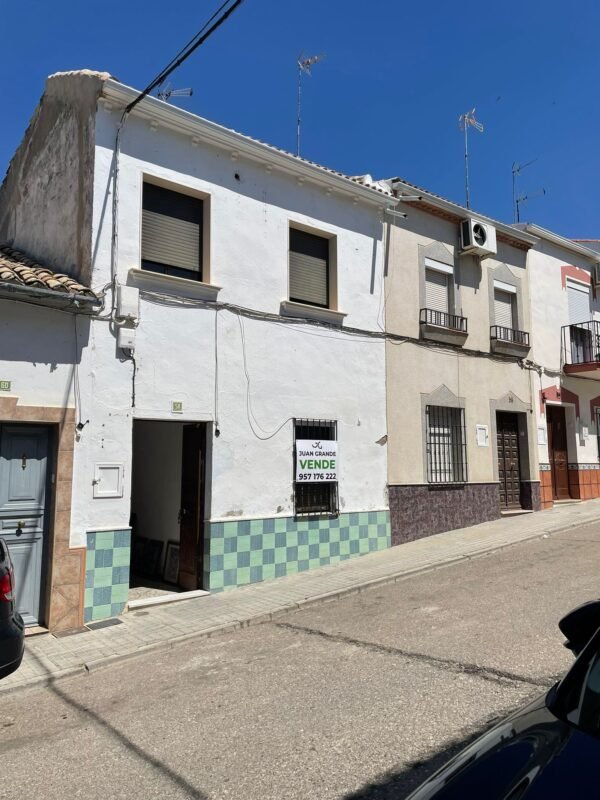 Casa en C/ Doctor Marañón, 58 – Lopera